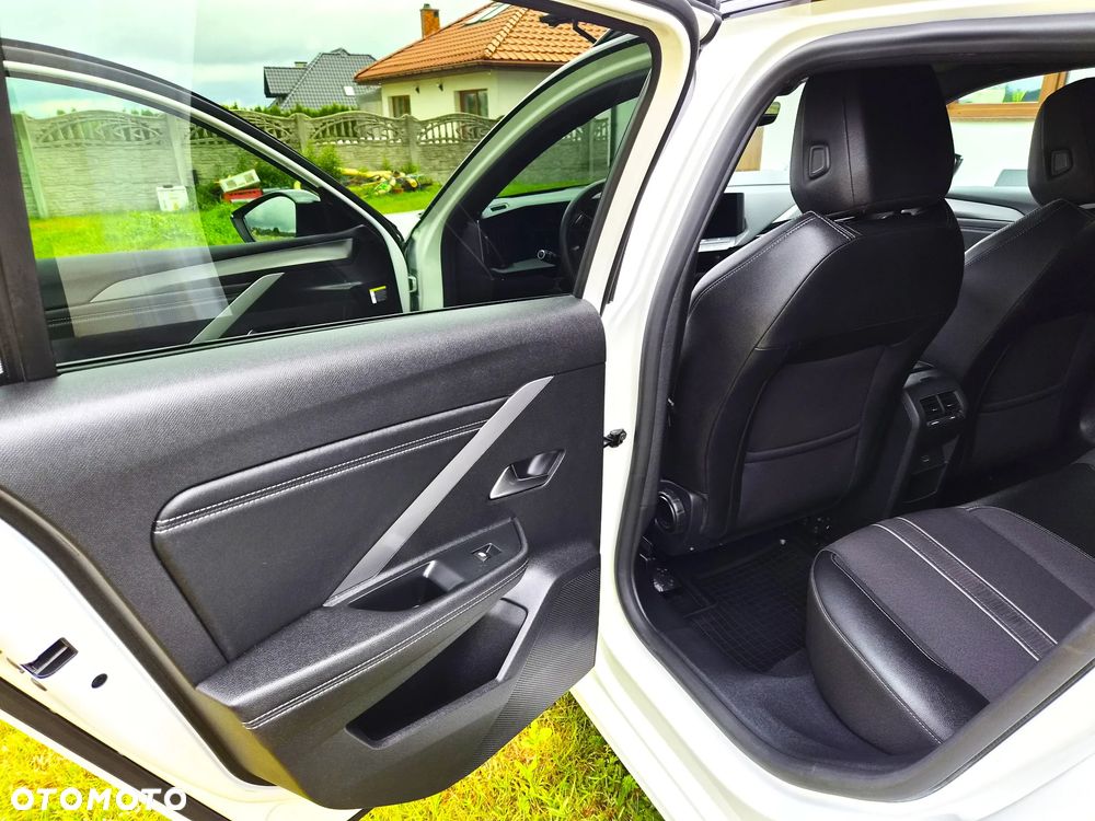 Opel Astra 1.2 T GS Line S&S - 22
