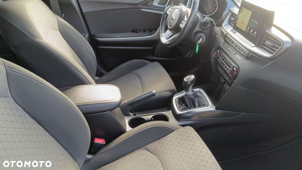 Kia Ceed 1.4 L - 9