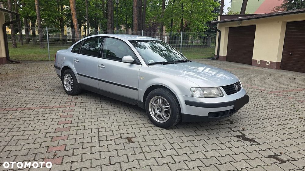 Volkswagen Passat 1.9 TDI Comfortline - 7