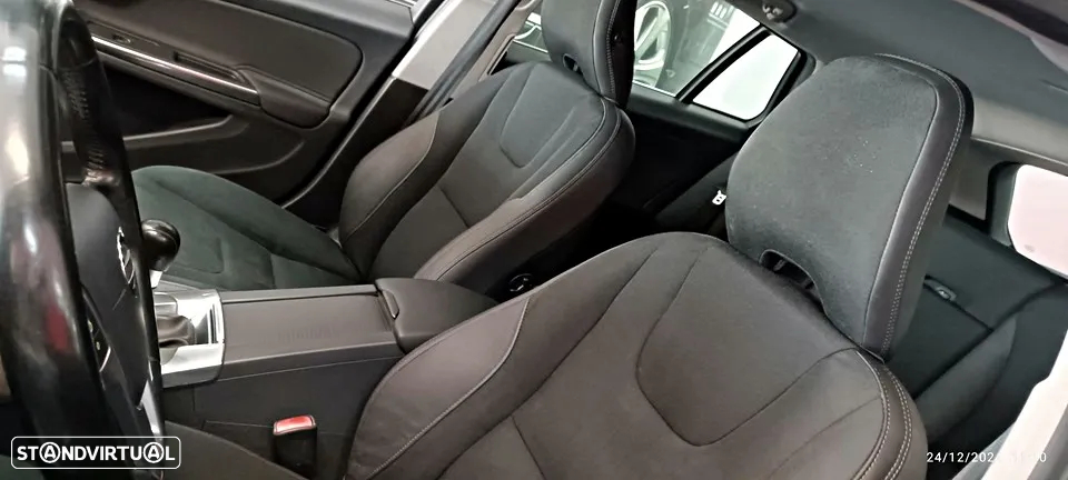 Volvo V60 1.6 D2 Drive Momentum Start/Stop - 11