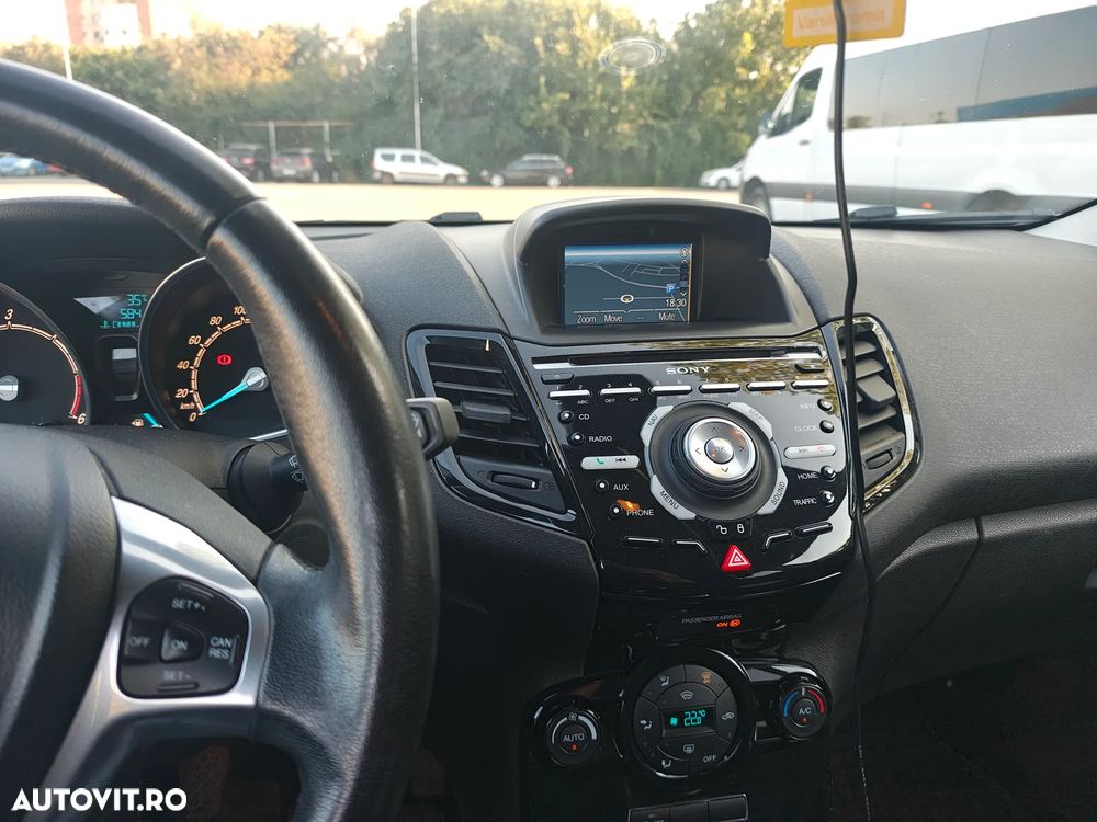 Ford Fiesta 1.6 TDCI DPF Titanium - 9