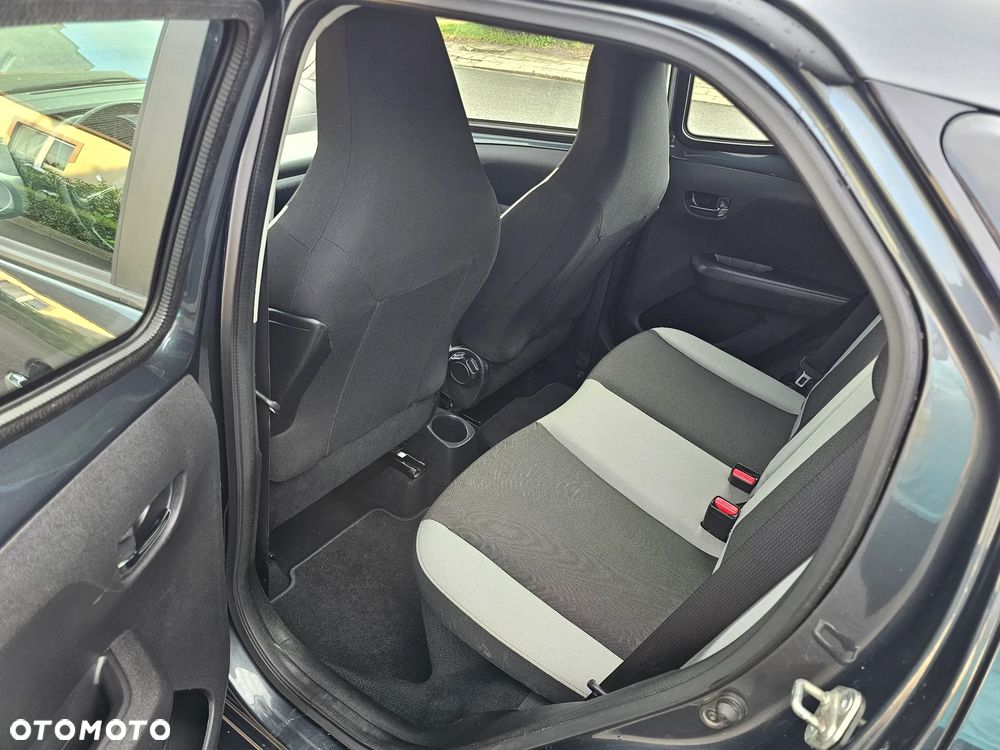 Toyota Aygo x mit x-business Paket - 13
