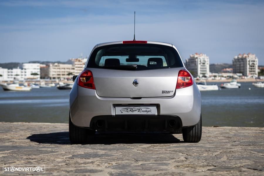 Renault Clio 2.0 16V Sport - 21