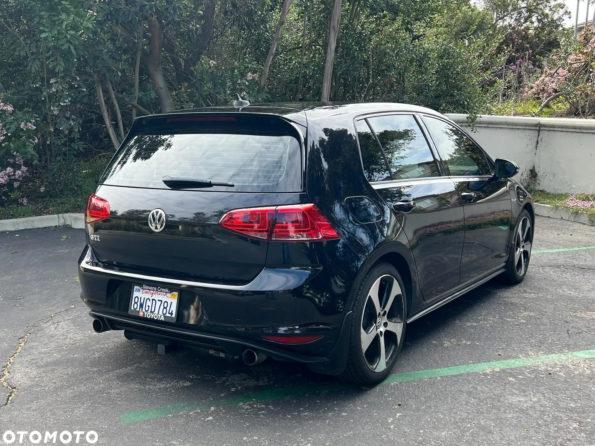 Volkswagen Golf - 8