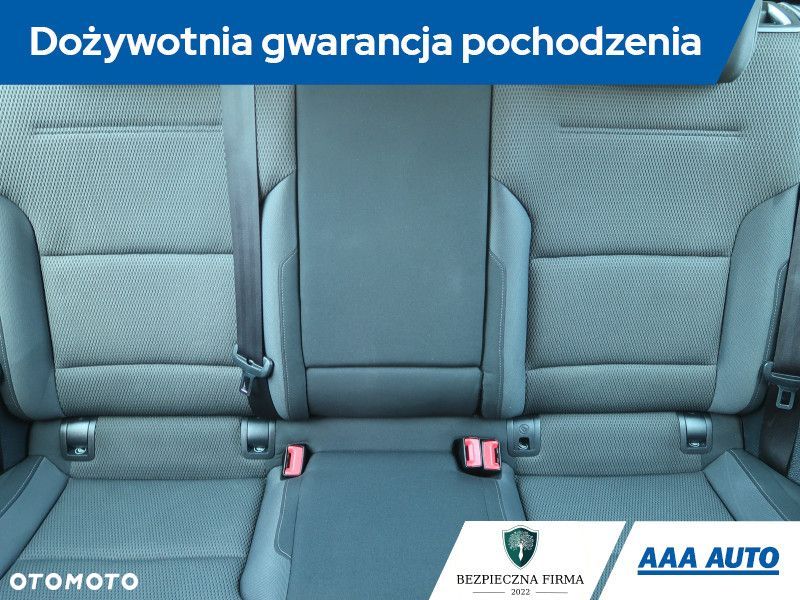 Volkswagen Golf - 11