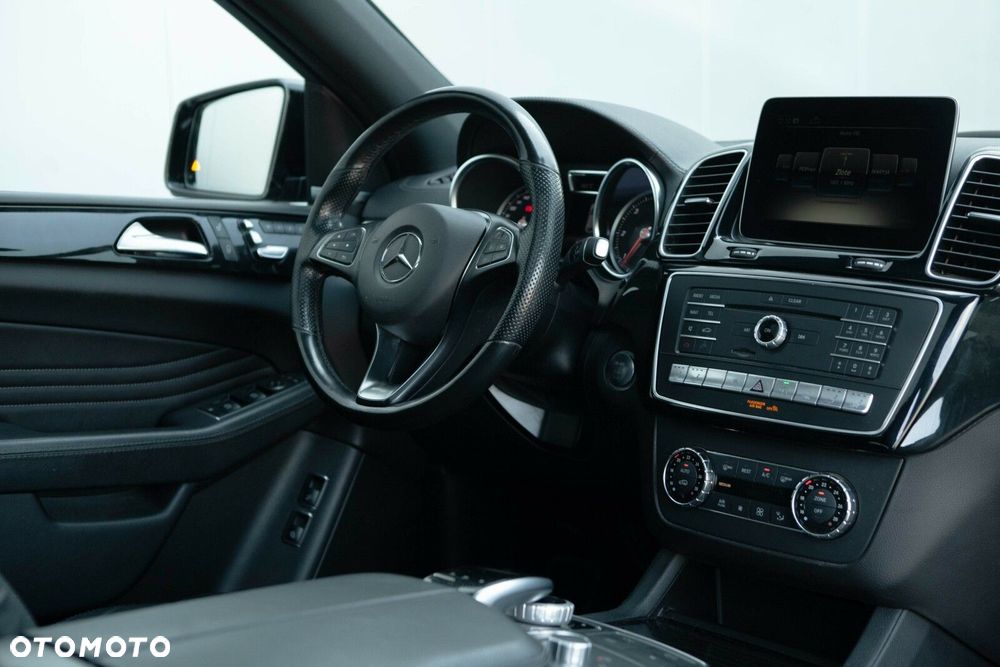 Mercedes-Benz GLE - 23