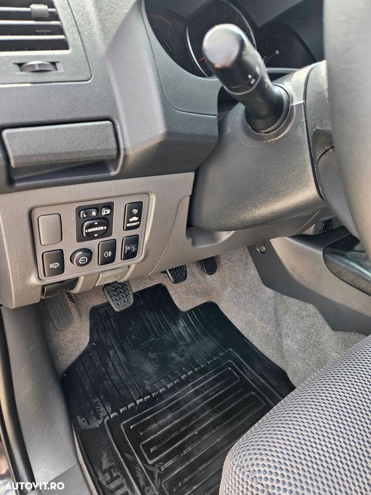 Toyota Hilux 4x4 Double Cab Executive - 6