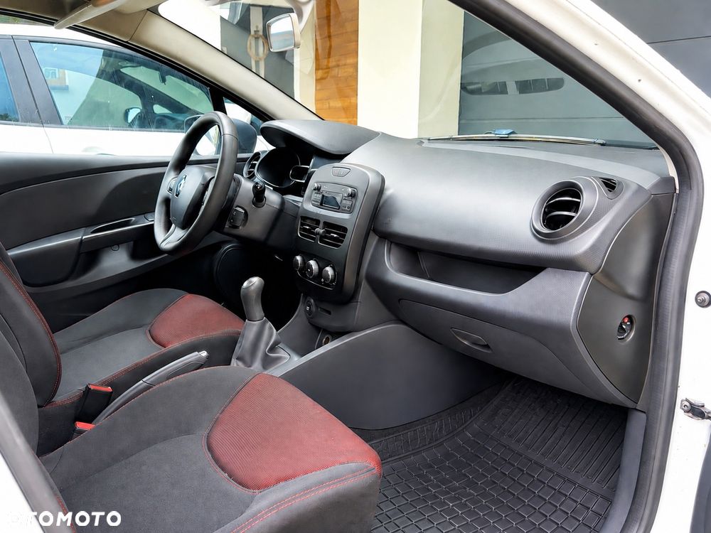Renault Clio - 10