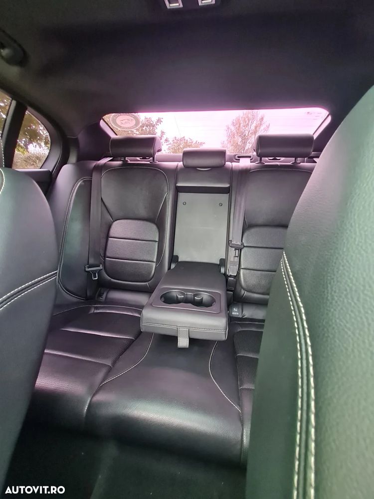 Jaguar XE 2.0 R-Sport - 15