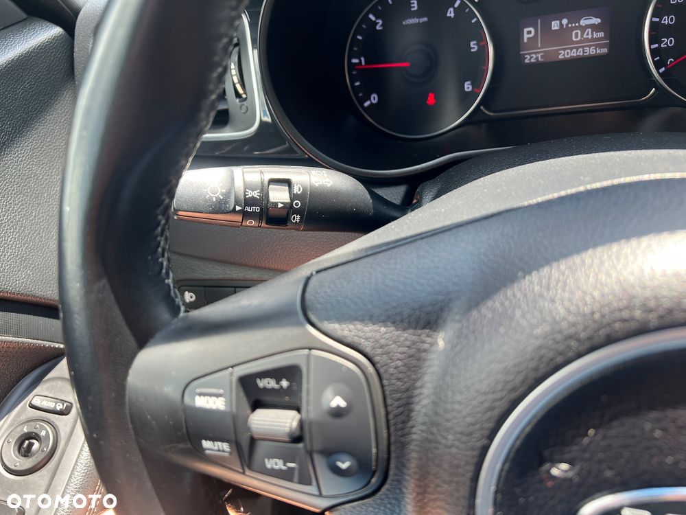 Kia Carens 1.7 CRDi 141 Dream Team Edition - 21