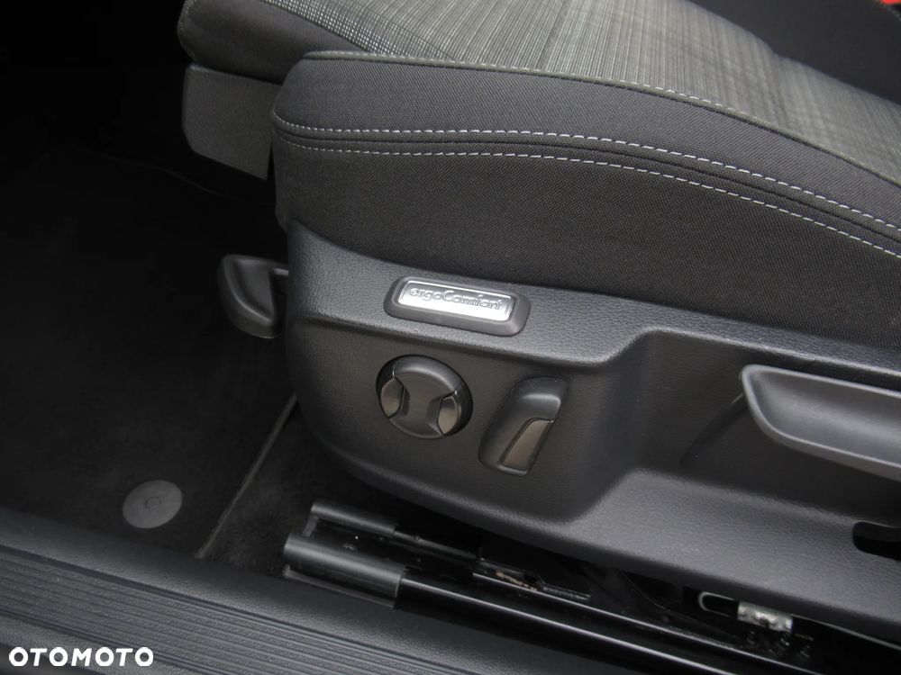 Volkswagen Passat 2.0 TDI EVO Business - 7
