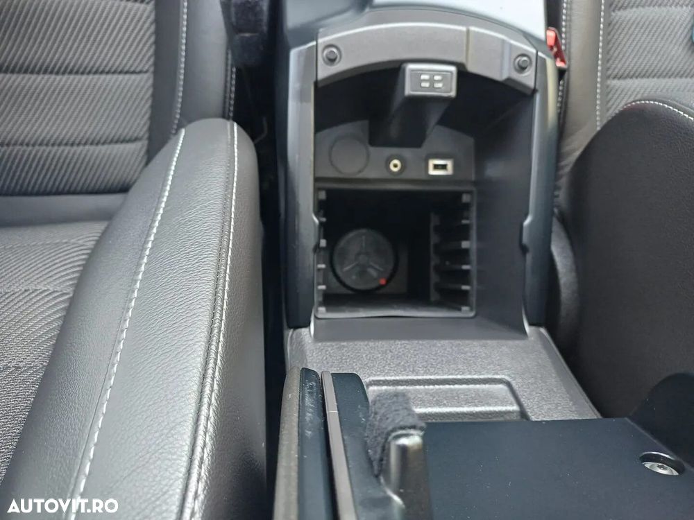 Ford Kuga - 26