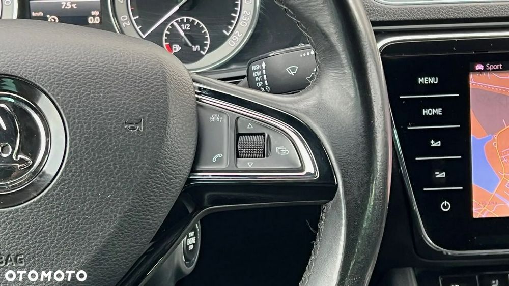 Skoda Superb 2.0 TDI 4x4 L&K DSG - 22