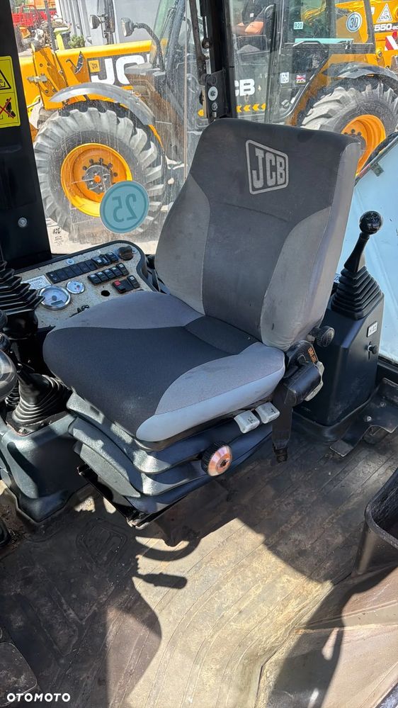 JCB 2CX - 6