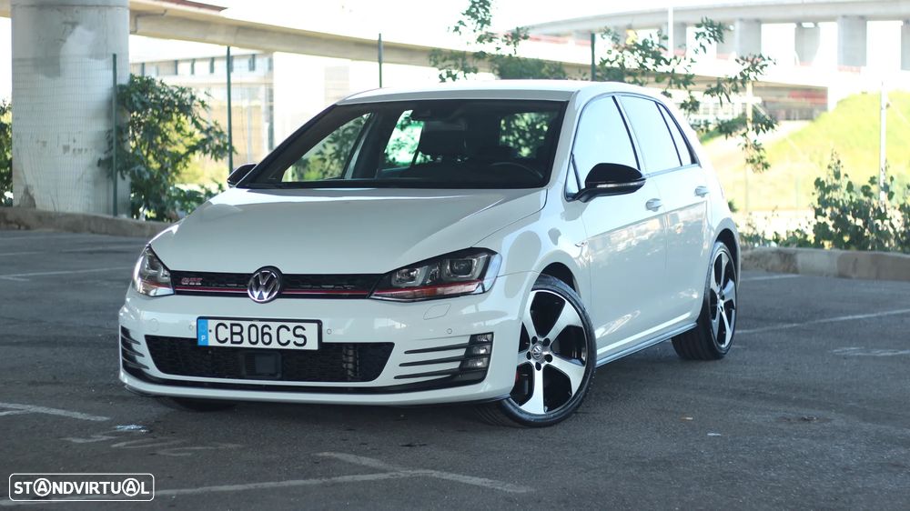 VW Golf GTI Performance BlueMotion DSG - 1