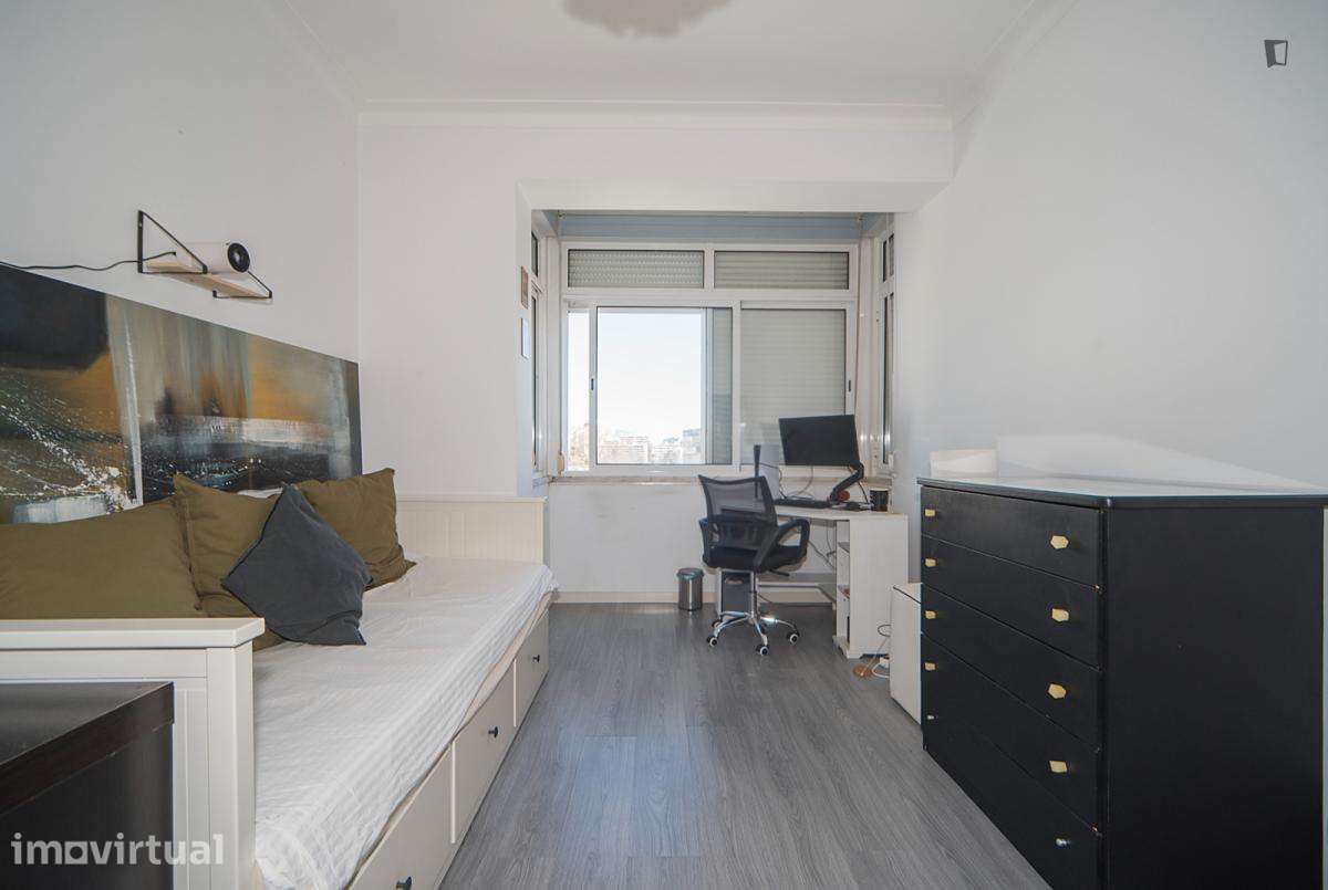 Apartamento com 2 quartos - localizado em Sete Rios Lisbon - Grande imagem: 4/31