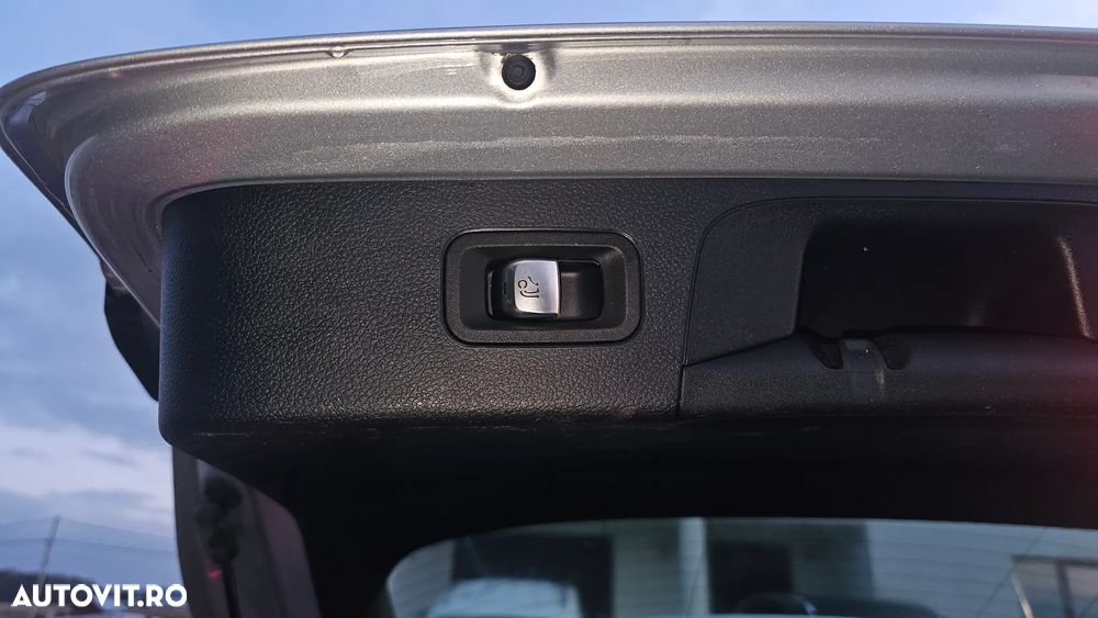 Mercedes-Benz GLC 250 d 4Matic 9G-TRONIC AMG Line - 11