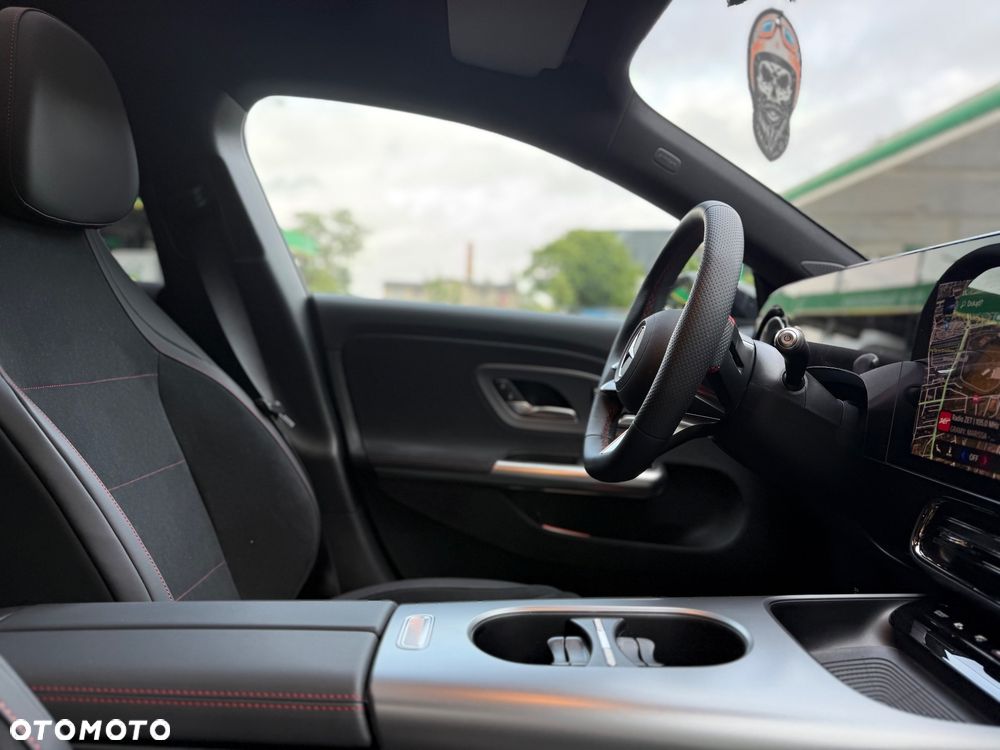 Mercedes-Benz CLA - 16