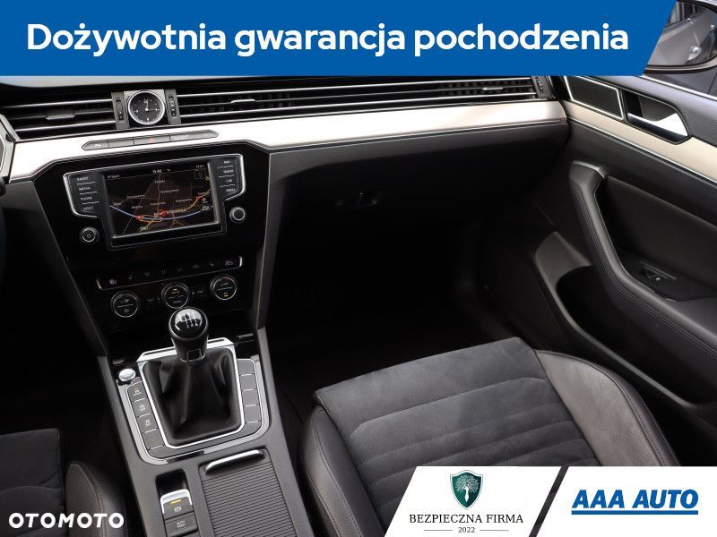 Volkswagen Passat - 9
