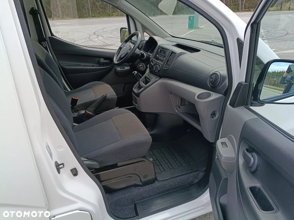 Nissan NV200 - 10