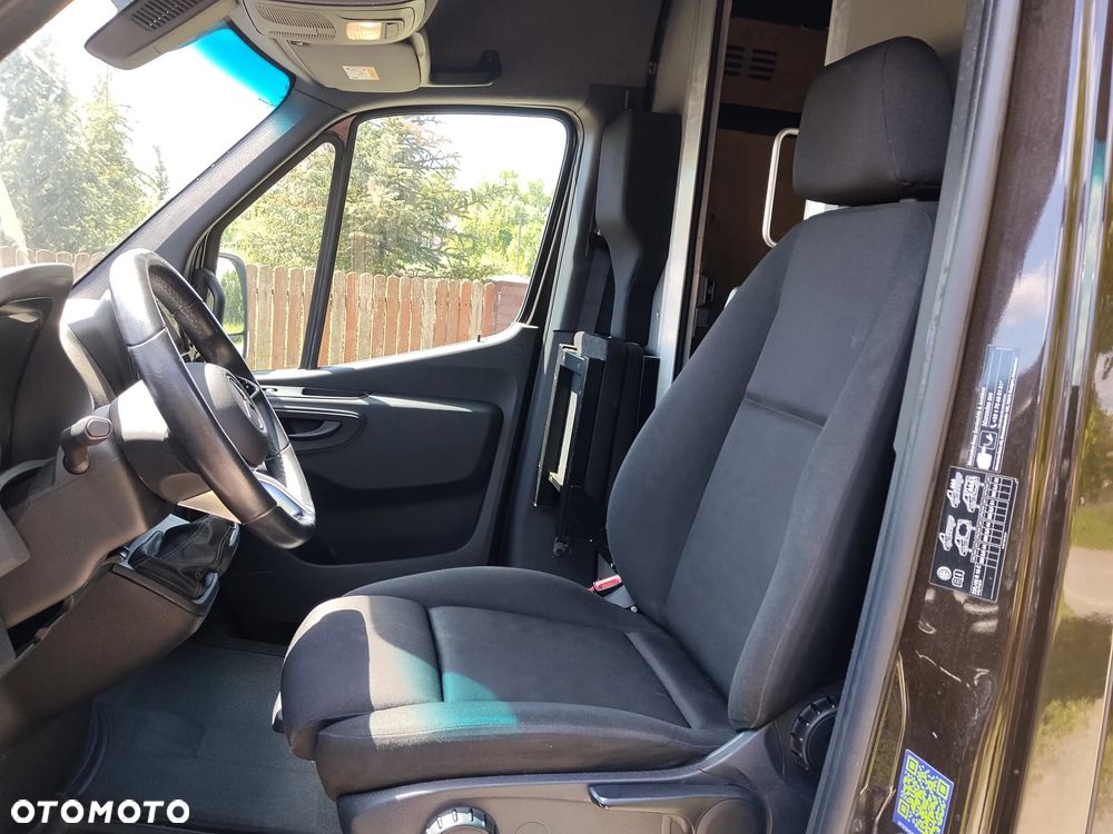 Mercedes-Benz Sprinter - 17
