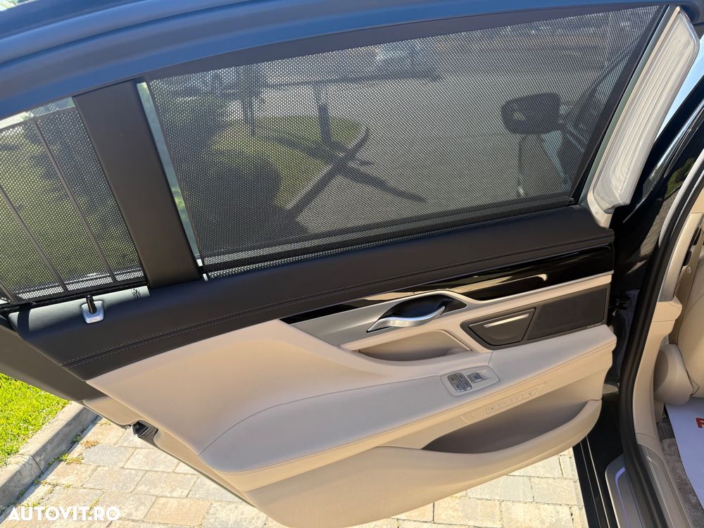 BMW Seria 7 740Ld xDrive MHEV - 19