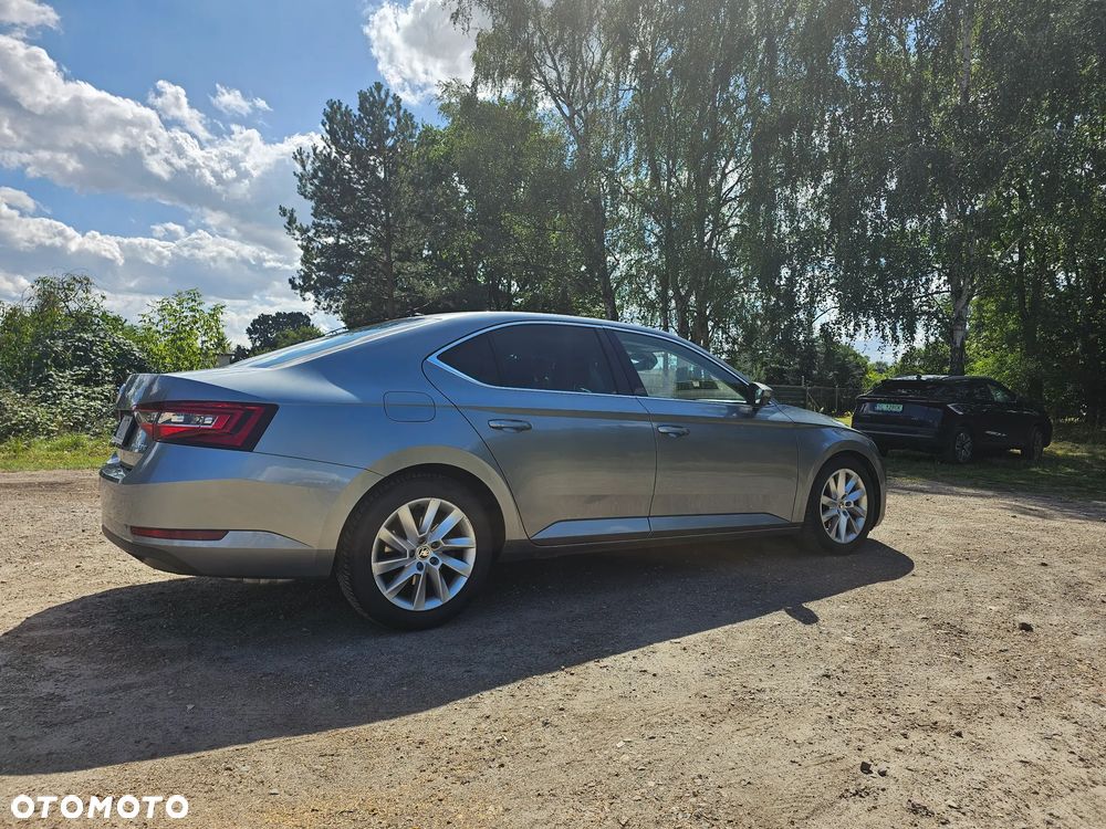 Skoda Superb 2.0 TSI DSG Ambition - 16