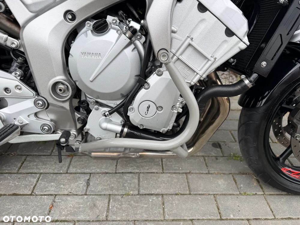 Yamaha FZ - 13