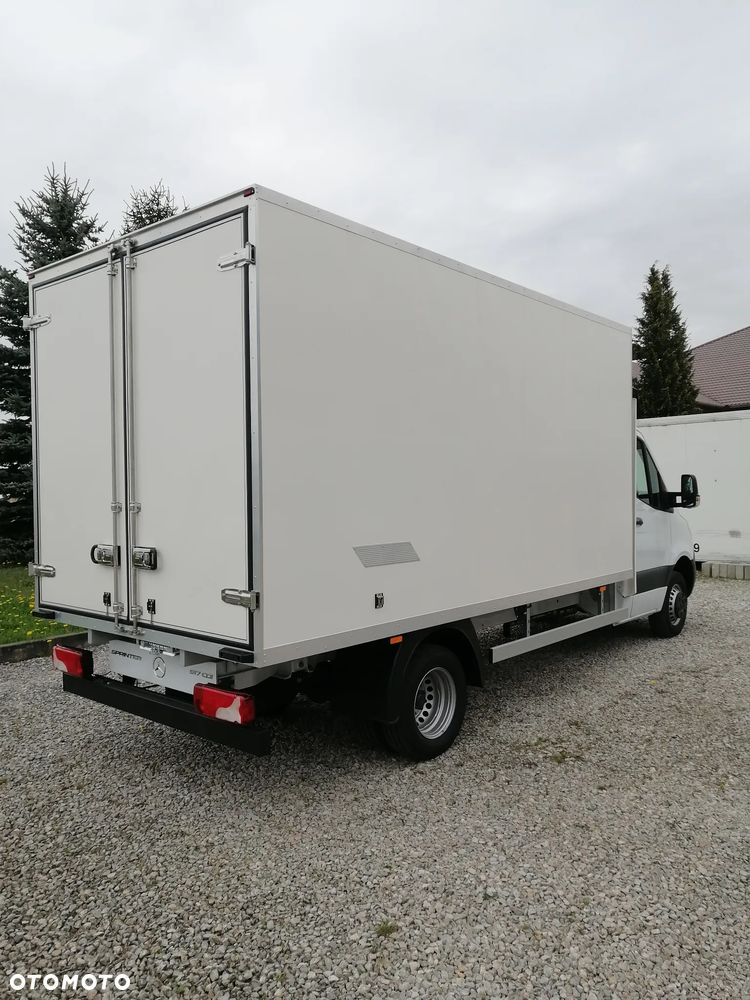 Mercedes-Benz Sprinter - 2