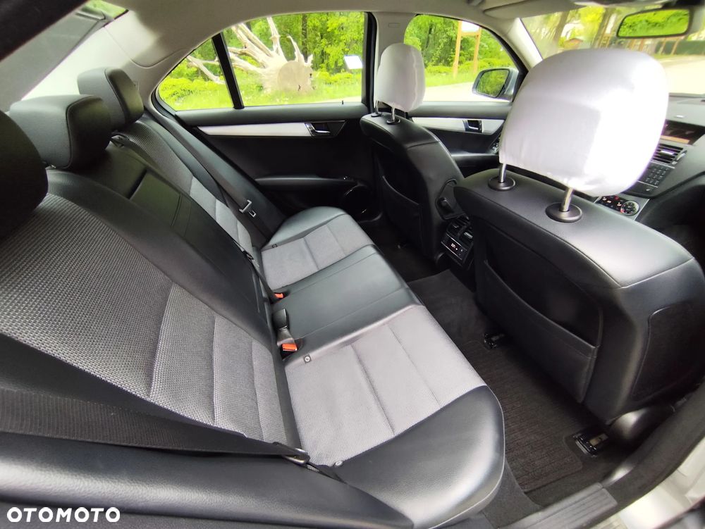 Mercedes-Benz Klasa C 180 BlueEFFICIENCY Avantgarde - 22