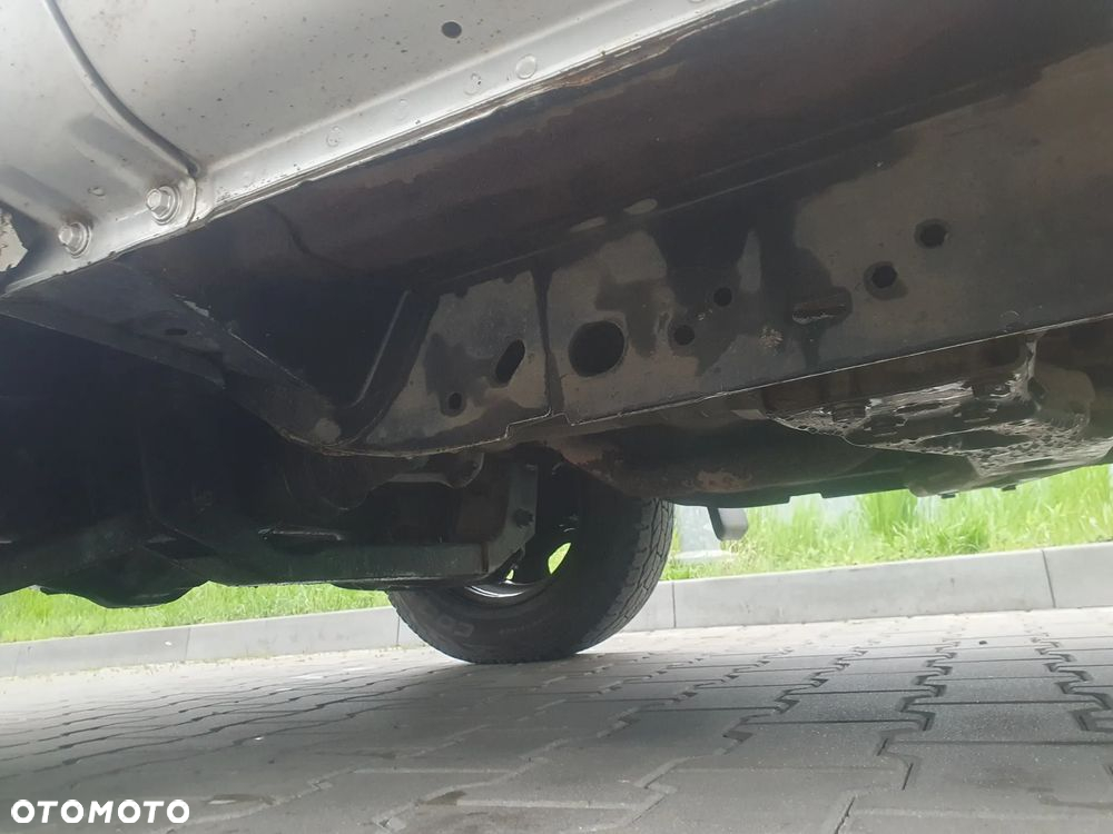 Jeep Cherokee 2.4 Sport - 11