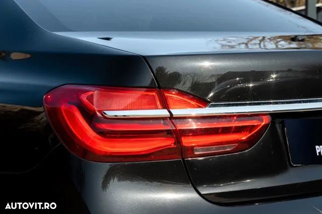 BMW Seria 7 740Le xDrive iPerformance - 28