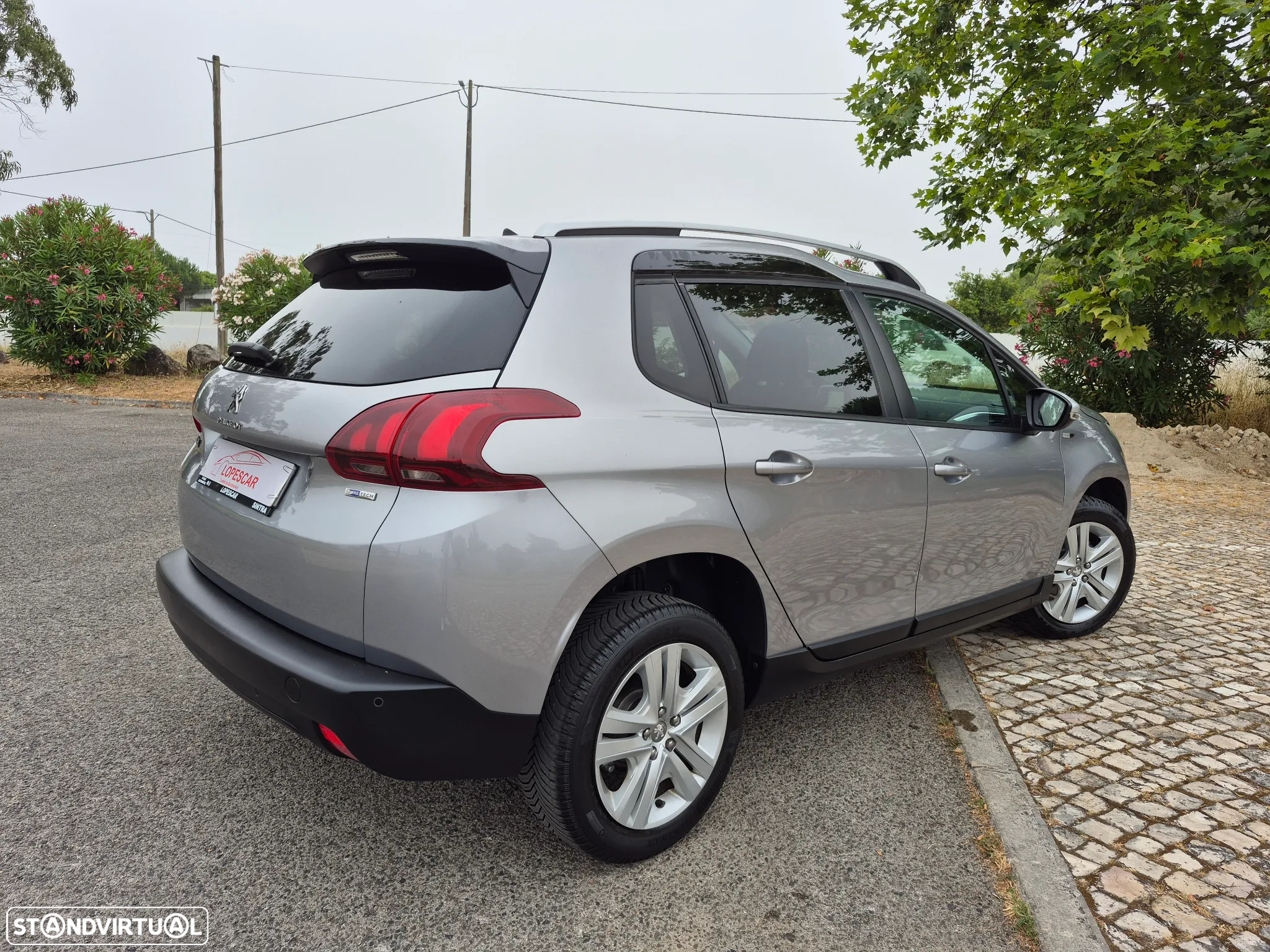 Peugeot 2008 1.2 PureTech Style - 8