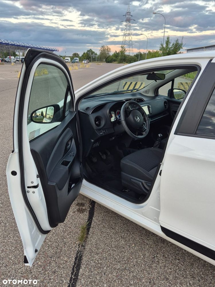 Toyota Yaris 1.5 Premium - 10