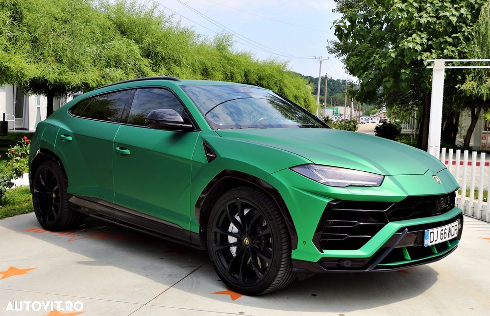 Lamborghini URUS - 11