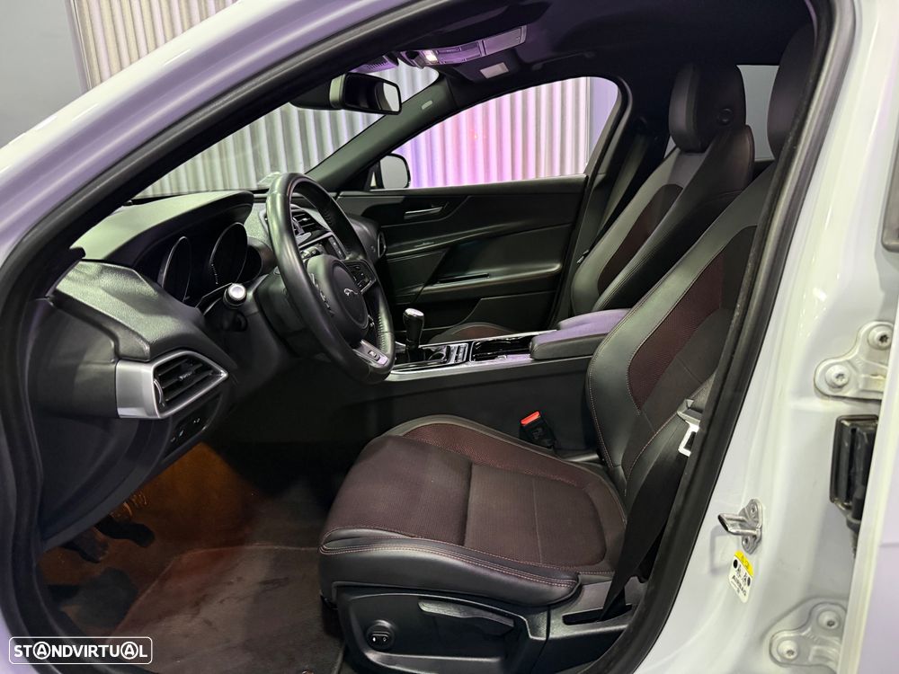Jaguar XE 2.0 D R-Sport - 5