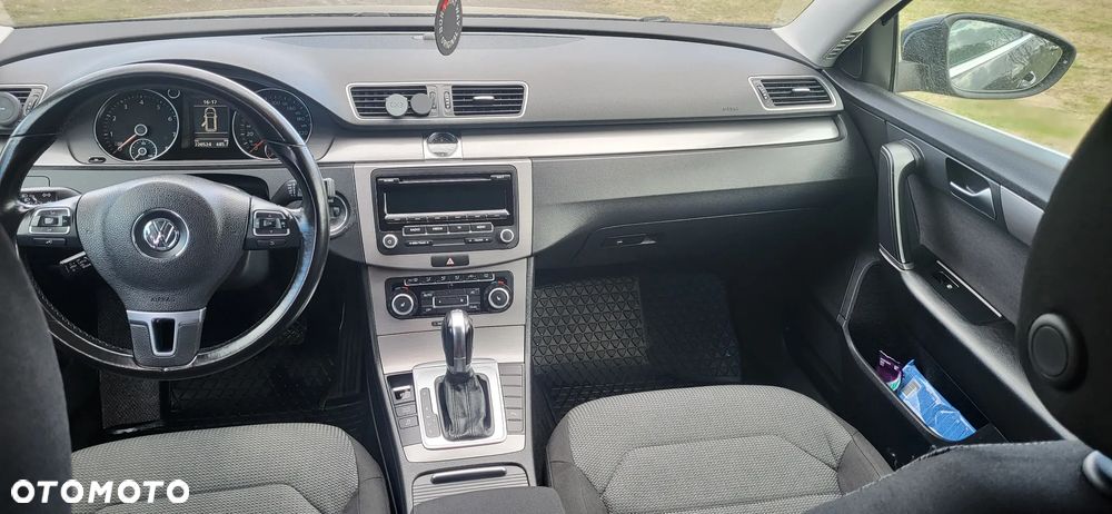 Volkswagen Passat - 27
