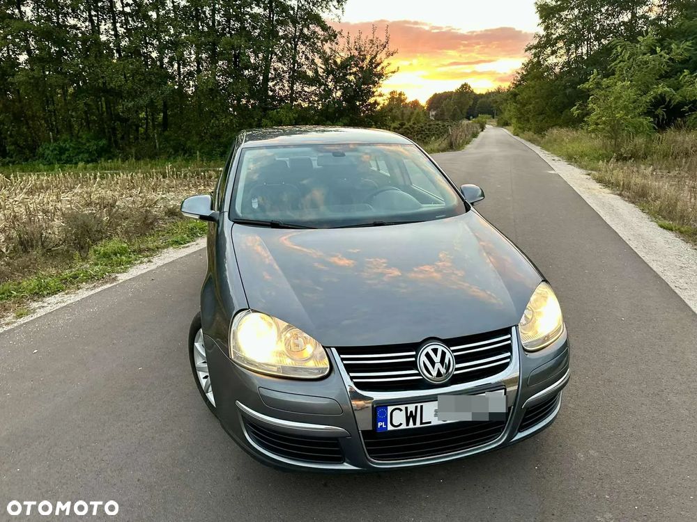 Volkswagen Jetta - 5