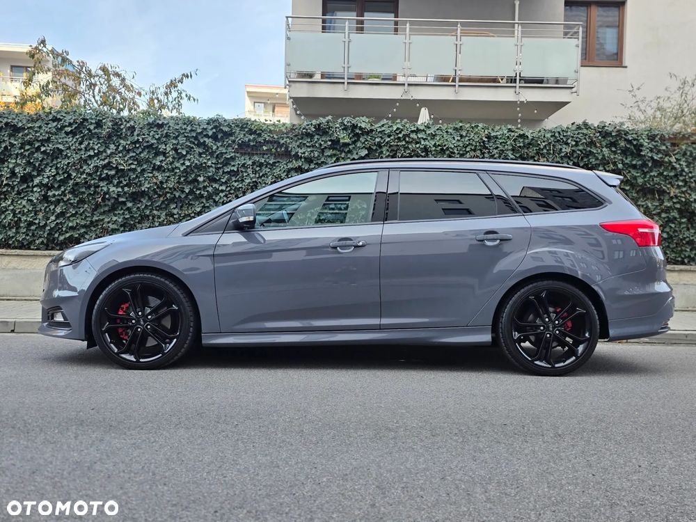 Ford Focus ST - 4