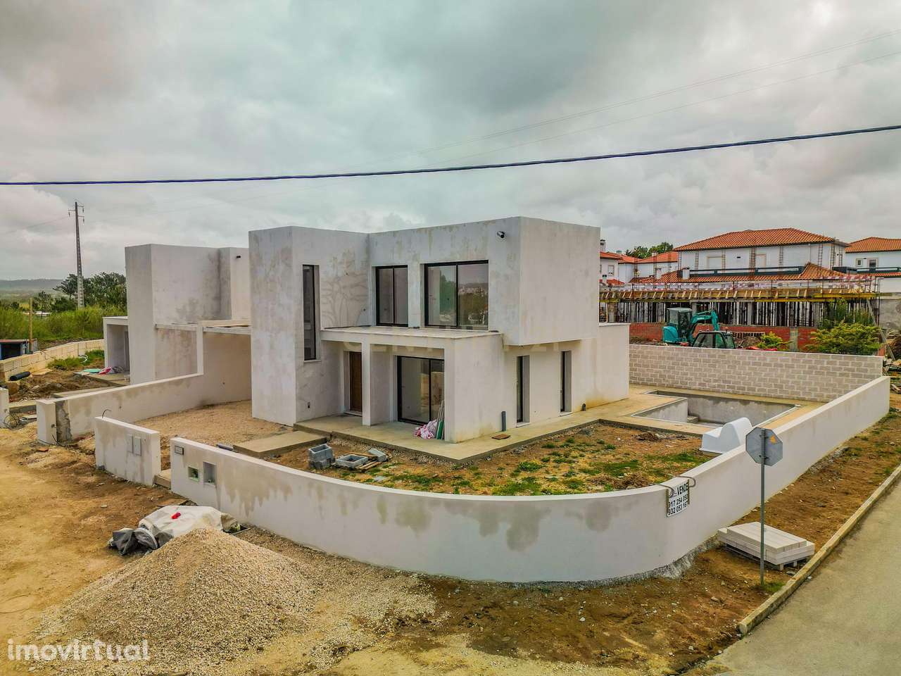 Moradia T3 com Piscina e Jardim em Salir do Porto - Grande imagem: 5/48