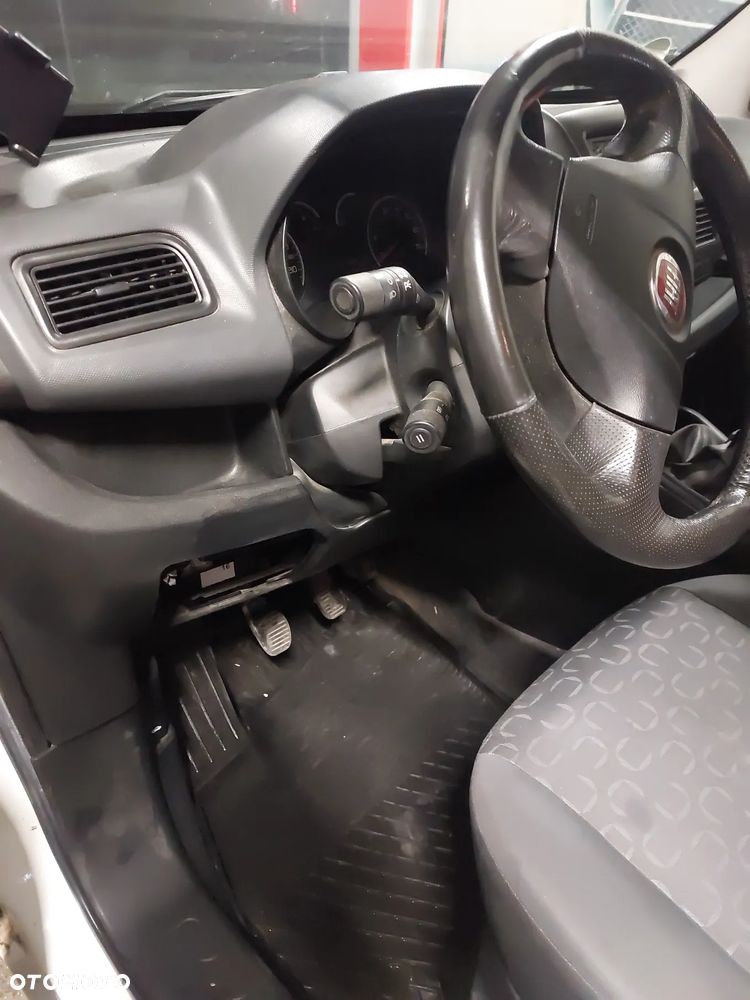 Fiat Doblo 2.0 16V Multijet Emotion - 15