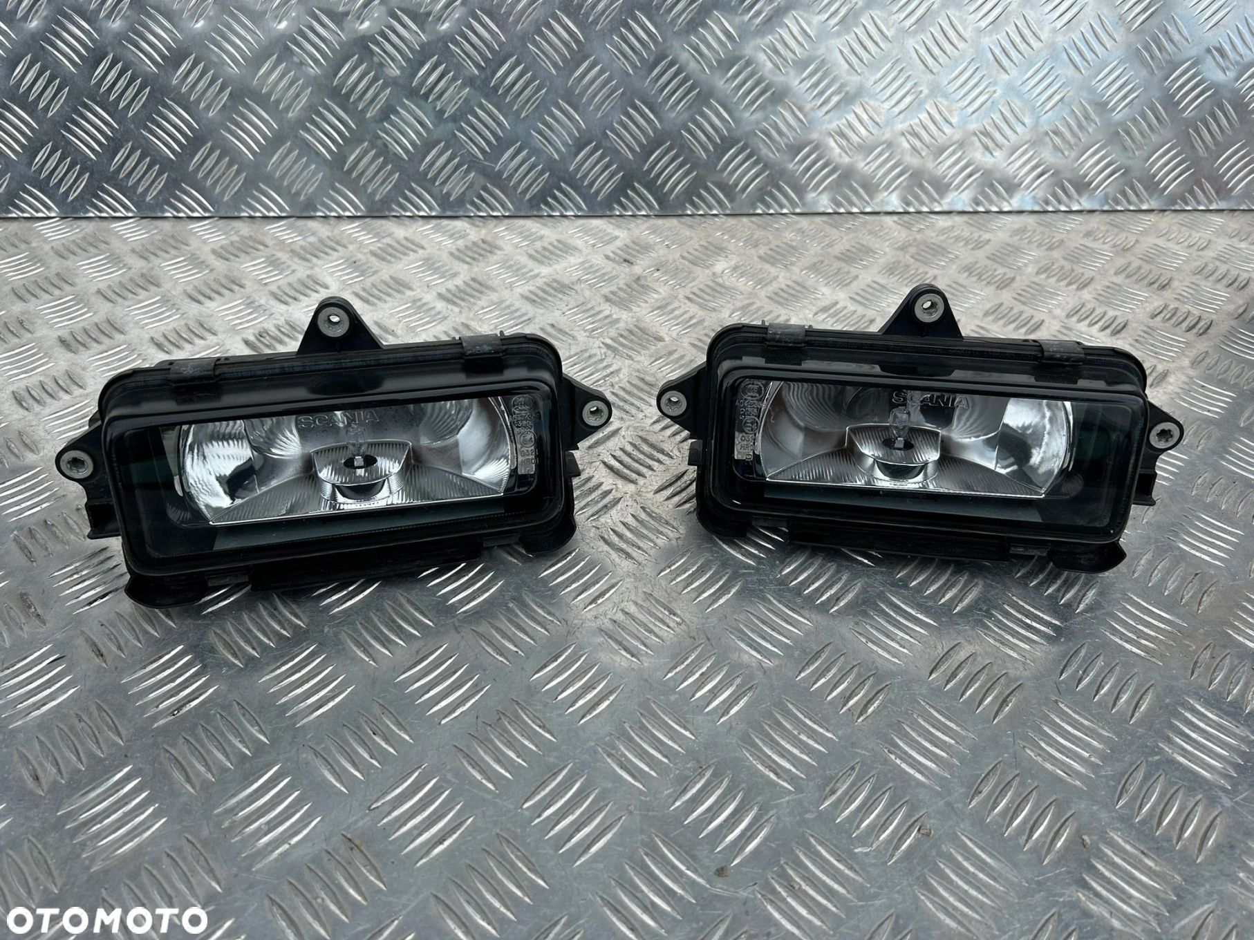 HALOGEN BLENDY SCANIA R STREAMLINE LEWY - 1