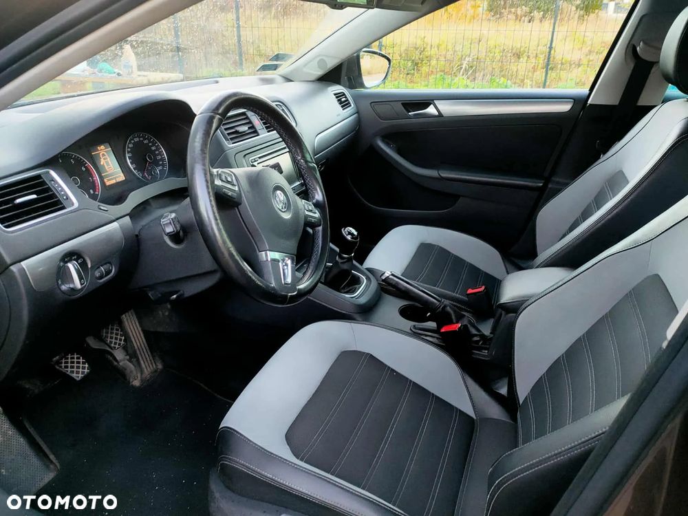 Volkswagen Jetta 1.4 TSI Highline - 9