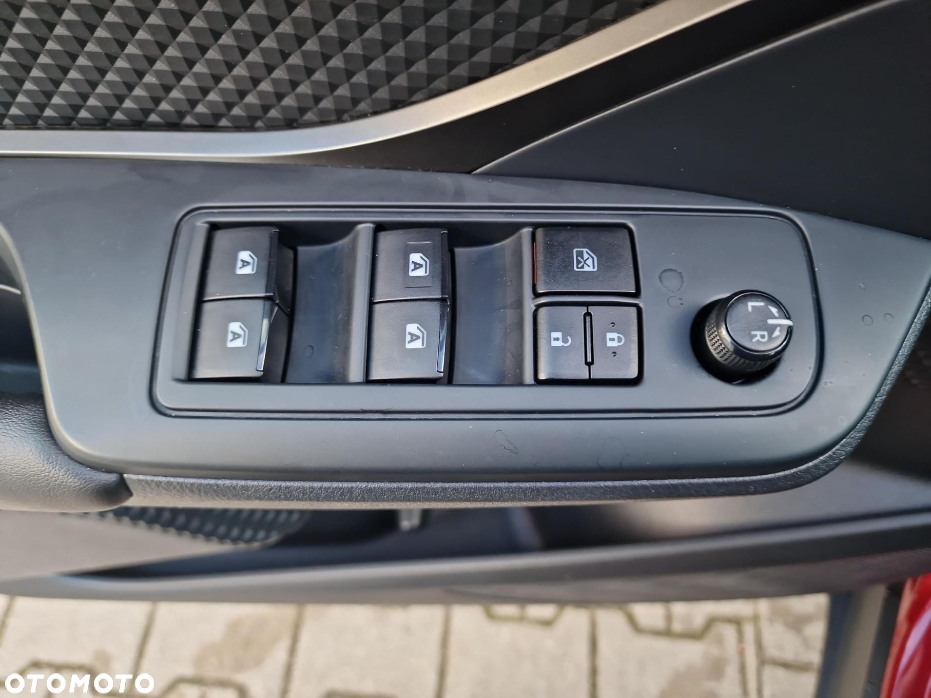 Toyota C-HR 1.8 Hybrid Premium - 17