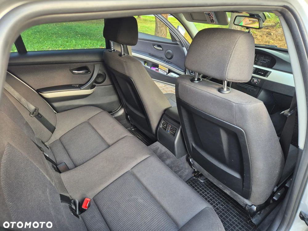 BMW Seria 3 320d - 13