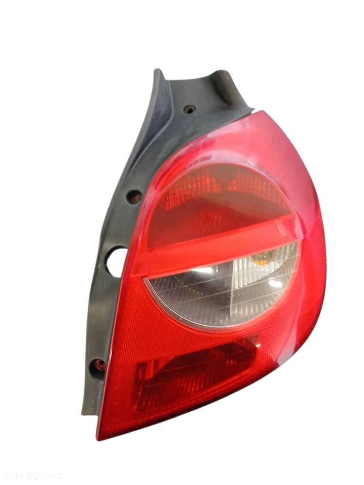 LAMPA TYLNA PRAWA RENAULT CLIO III 20032026 - 1