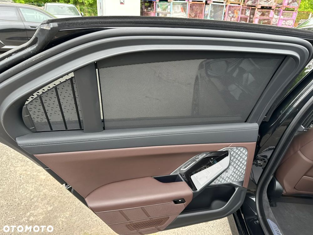 BMW Seria 7 M760e PHEV xDrive sport - 22