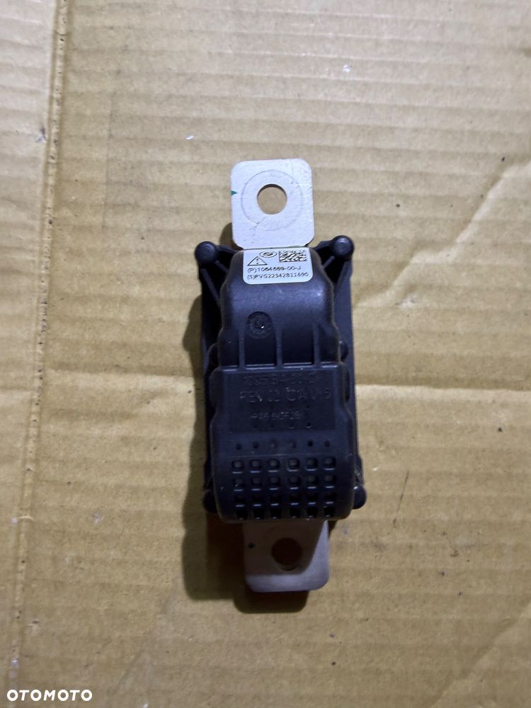 Bezpiecznik pirotechniczny Tesla Model 3 1064689-00-J. - 2