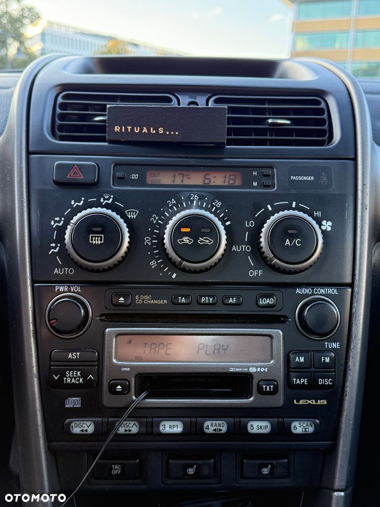 Lexus IS 200 Elegance - 12