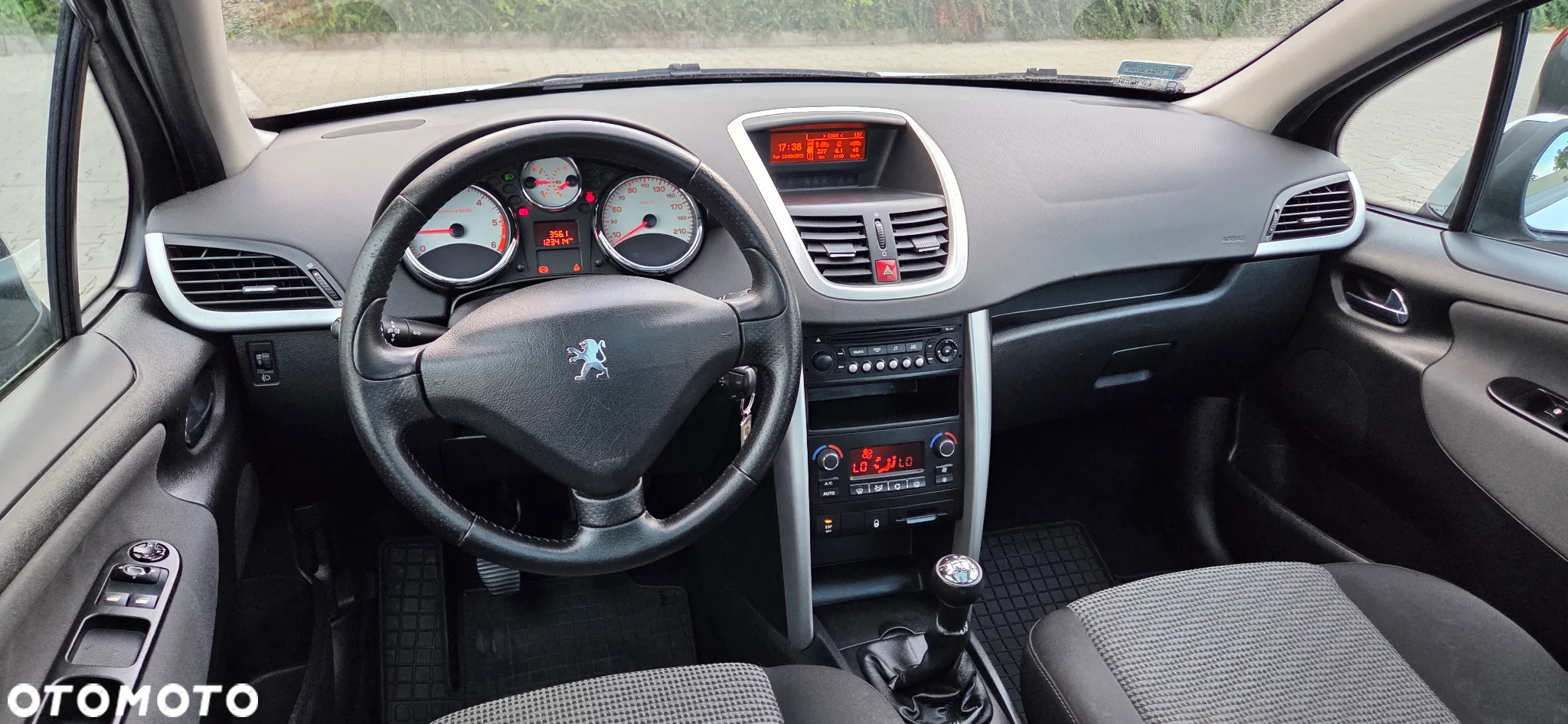 Peugeot 207 1.6 HDi Tendance - 22